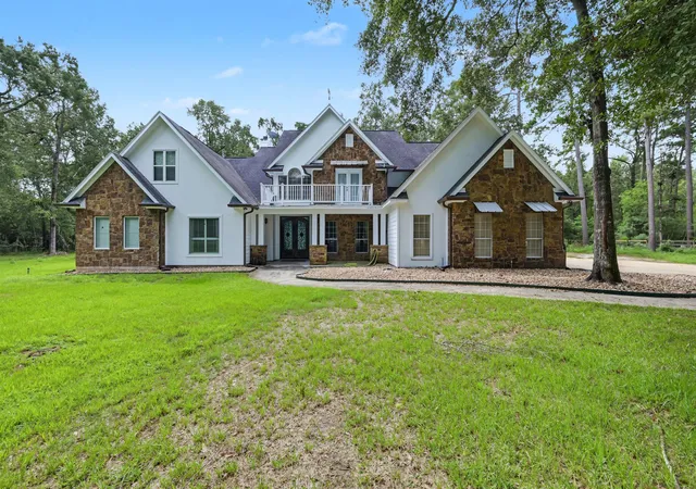 Photo 1 of Mansion for sale at 10933 Lake Forest Dr, Conroe, TX 77384 | MLS# 76418885 | Listing updated on 2026-10-08