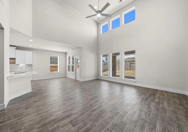 Photo 3 of Single family home for sale at 1952 Golden Spruce Ln, Conroe, TX 77301 | MLS# 67589488 | Listing updated on 2026-09-03