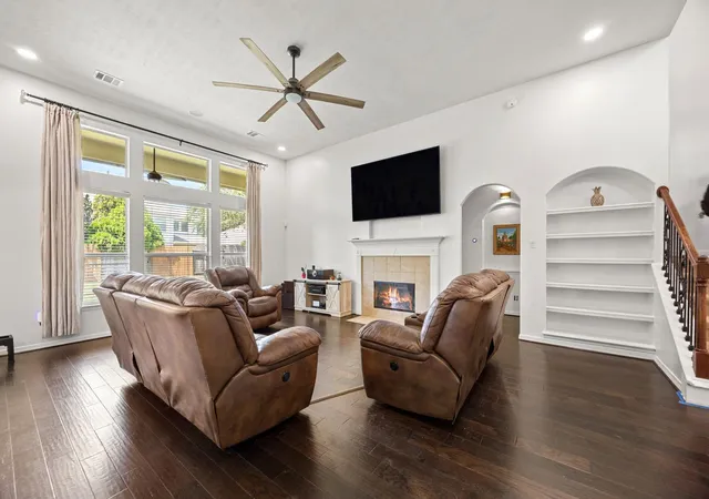 Photo 4 of Single family home for sale at 10919 Reston Point Dr, Richmond, TX 77406 | MLS# 35576023 | Listing updated on 2026-09-09