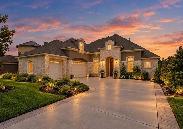 Photo 1 of Single family home for sale at 12324 White Oak Point, Conroe, TX 77304 | MLS# 19842432 | Listing updated on 2026-09-11