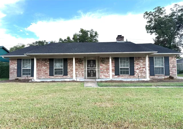 Photo 2 of Single family home for sale at 12615 Shannon Hills Dr, Houston, TX 77099 | MLS# 68594499 | Listing updated on 2026-09-23