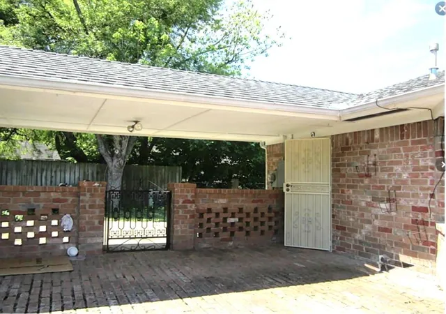 Photo 4 of Single family home for sale at 12615 Shannon Hills Dr, Houston, TX 77099 | MLS# 68594499 | Listing updated on 2026-09-23