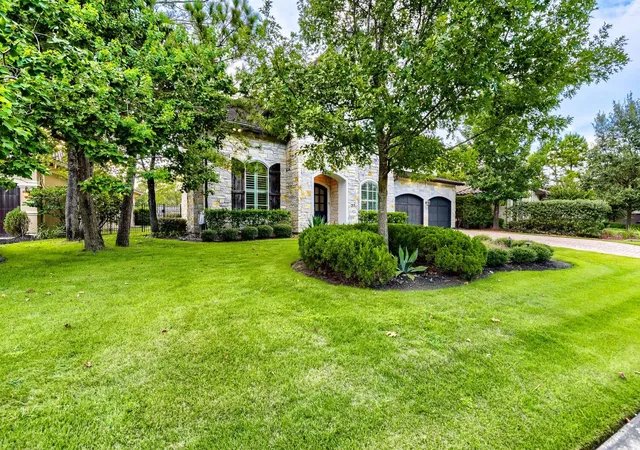 Photo 2 of Single family home for sale at 27 Johnathan Landing Ct, The Woodlands, TX 77389 | MLS# 96546656 | Listing updated on 2026-10-10