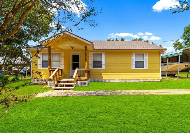 Photo 2 of Single family home for sale at 330 Pine Brk Dr, Livingston, TX 77351 | MLS# 67826510 | Listing updated on 2026-09-02