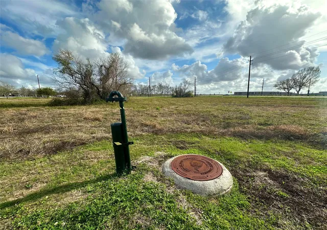 Photo 4 of Land for sale at 4011 Davenport Pkwy, Rosharon, TX 77583 | MLS# 63878959 | Listing updated on 2026-09-21