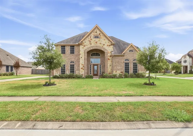 Photo 1 of Single family home for sale at 4002 Broadmoor Dr, Baytown, TX 77523 | MLS# 9063669 | Listing updated on 2026-09-18