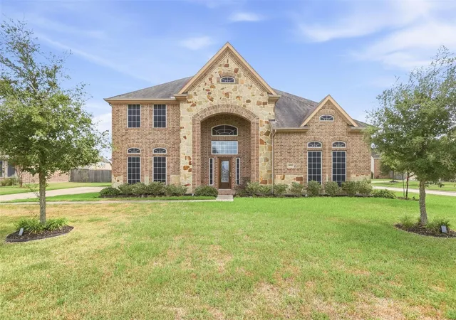 Photo 2 of Single family home for sale at 4002 Broadmoor Dr, Baytown, TX 77523 | MLS# 9063669 | Listing updated on 2026-09-18