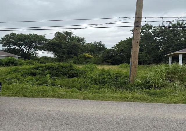 Photo 2 of Land for sale at 7304 Apache St, Houston, TX 77028 | MLS# 35279734 | Listing updated on 2026-09-07