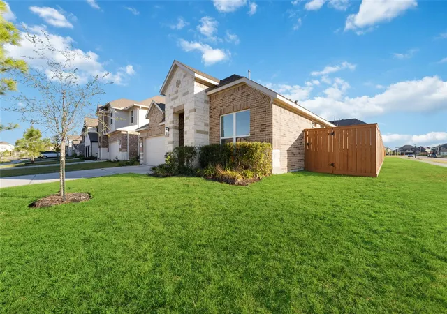Photo 3 of Single family home for sale at 1500 Dawn Harbor Dr, Katy, TX 77493 | MLS# 97565422 | Listing updated on 2026-09-08