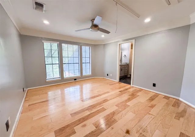 Photo 3 of Single family home for sale at 6127 Willowcrest Ct, Spring, TX 77389 | MLS# 41319255 | Listing updated on 2026-08-31
