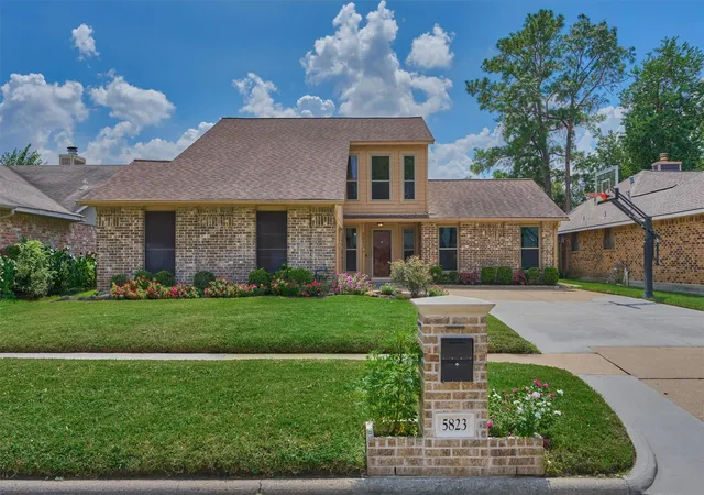 Photo 1 of Single family home for sale at 5823 Fair Forest Dr, Houston, TX 77088 | MLS# 62032042 | Listing updated on 2026-09-22