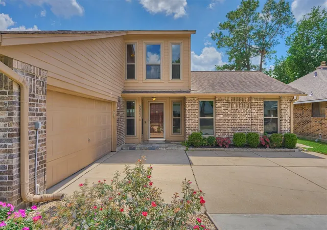 Photo 3 of Single family home for sale at 5823 Fair Forest Dr, Houston, TX 77088 | MLS# 62032042 | Listing updated on 2026-09-22