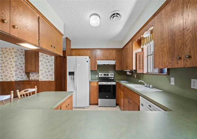 Photo 3 of Single family home for sale at 674 N Polk, Giddings, TX 78942 | MLS# 30620554 | Listing updated on 2026-09-26