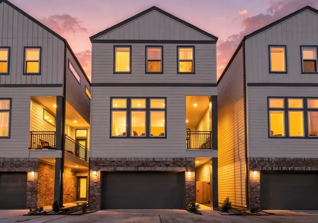 Photo 1 of Single family home for sale at 728 W Donovan St, Houston, TX 77091 | MLS# 62364567 | Listing updated on 2026-10-04