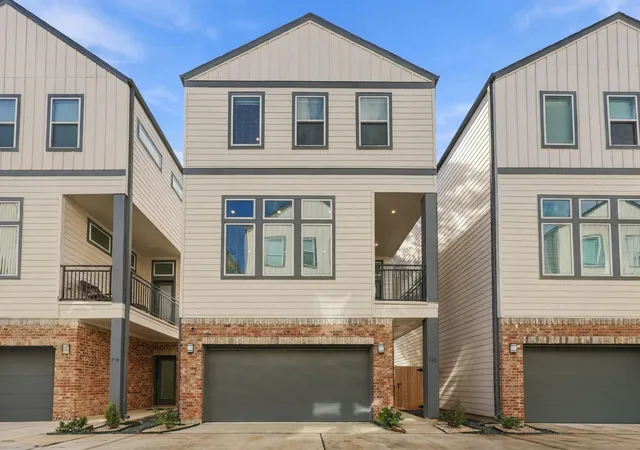 Photo 2 of Single family home for sale at 728 W Donovan St, Houston, TX 77091 | MLS# 62364567 | Listing updated on 2026-10-04