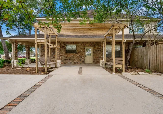 Photo 3 of Single family home for sale at 11423 Birchwood Dr, Humble, TX 77338 | MLS# 81956268 | Listing updated on 2026-09-17