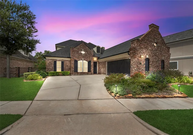 Photo 2 of Single family home for sale at 6 Vieux Carre, Missouri City, TX 77459 | MLS# 95061932 | Listing updated on 2026-09-25