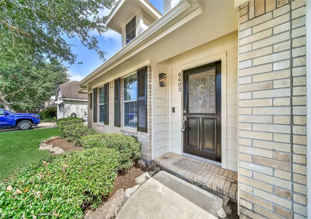 Photo 3 of Single family home for sale at 6403 Larrycrest Dr, Pearland, TX 77584 | MLS# 85449704 | Listing updated on 2026-09-04