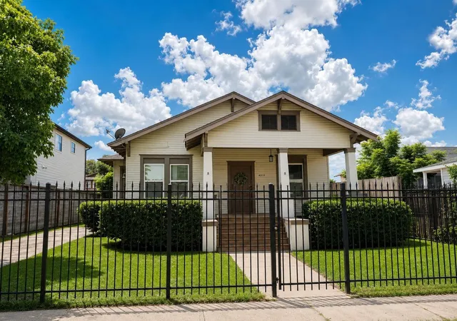 Photo 1 of Single family home for sale at 4310 Stanford St, Houston, TX 77006 | MLS# 82830210 | Listing updated on 2026-09-09