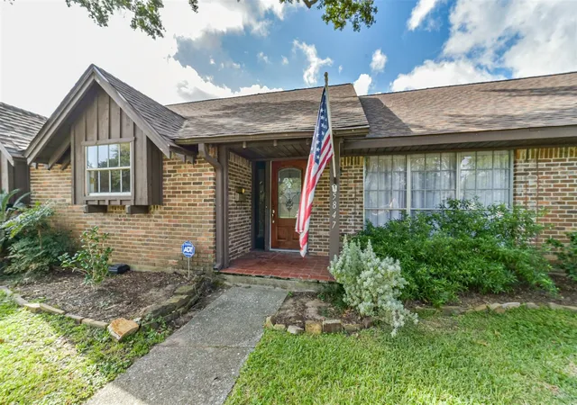 Photo 2 of Single family home for sale at 5847 Paisley St, Houston, TX 77096 | MLS# 19731261 | Listing updated on 2026-10-06