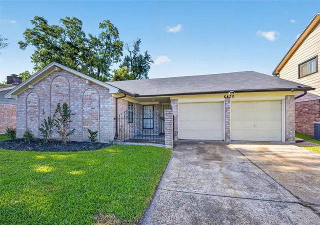 Photo 3 of Single family home for sale at 8430 Gallahad St, Houston, TX 77078 | MLS# 81924623 | Listing updated on 2026-10-04