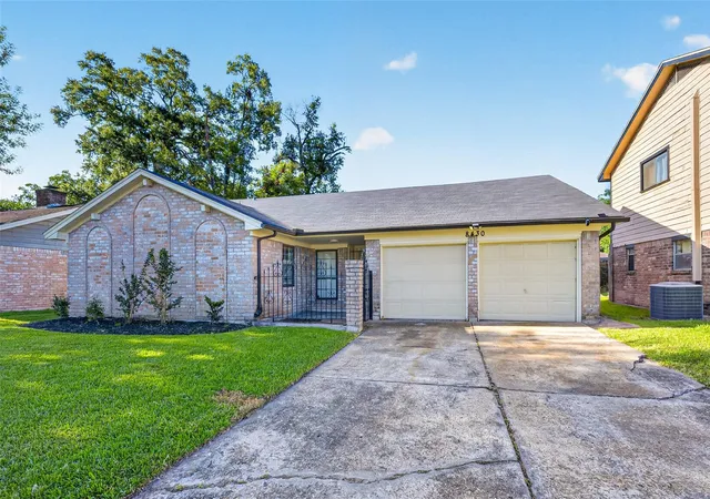 Photo 4 of Single family home for sale at 8430 Gallahad St, Houston, TX 77078 | MLS# 81924623 | Listing updated on 2026-10-04