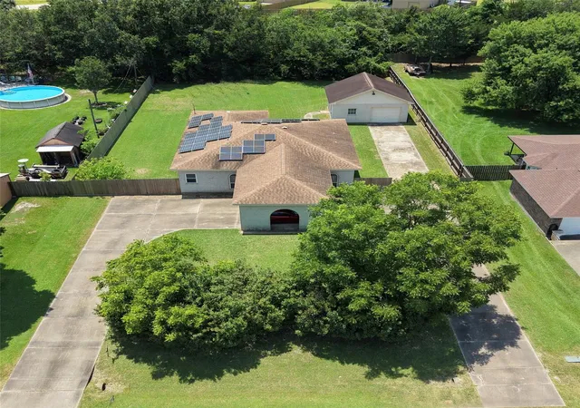 Photo 1 of Single family home for sale at 3230 W Meadow Ln, Dickinson, TX 77539 | MLS# 18310463 | Listing updated on 2026-09-13