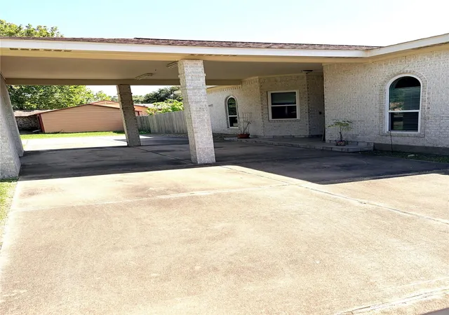 Photo 3 of Single family home for sale at 3230 W Meadow Ln, Dickinson, TX 77539 | MLS# 18310463 | Listing updated on 2026-09-13