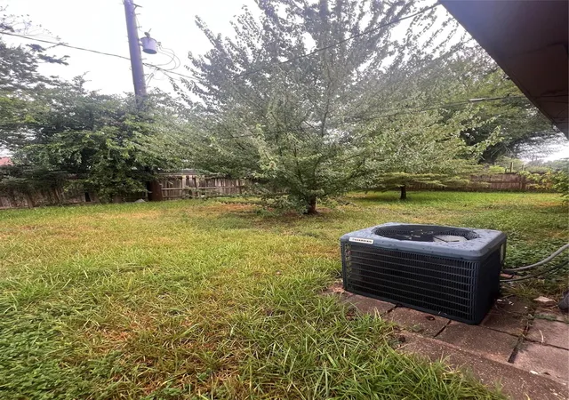 Photo 4 of Single family home for sale at 5410 Bungalow Ln, Houston, TX 77048 | MLS# 8163705 | Listing updated on 2026-09-10