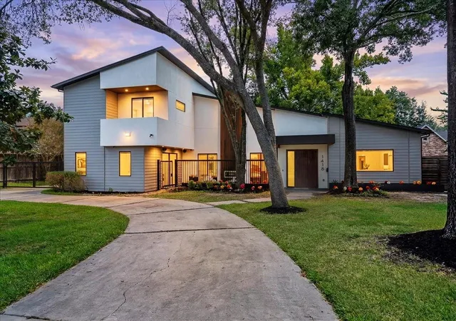 Photo 2 of Sale Pending at 1418 Huge Oaks, Houston, TX 77055 | MLS# 17835460 | Listing updated on 2026-10-08