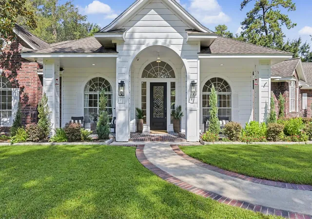 Photo 3 of Sale Pending at 22511 Trailwood Ln, Tomball, TX 77375 | MLS# 79784131 | Listing updated on 2026-09-19