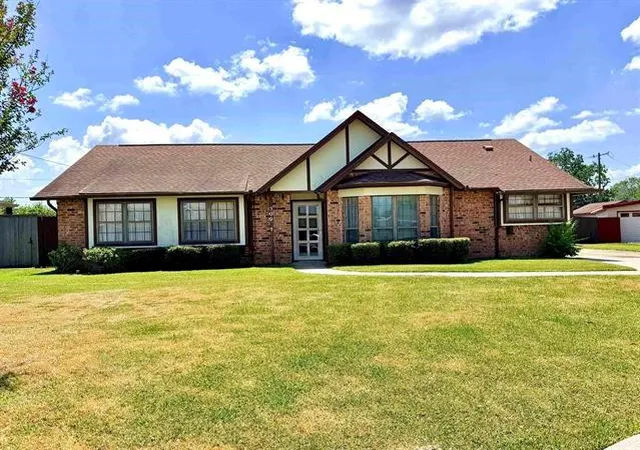 Single family home for sale at 509 Donna Ct, Port Neches, TX 77651 | MLS# 97332967