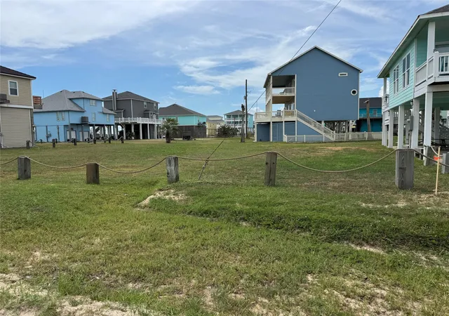 Photo 1 of Land for sale at 827 O Neil Rd, Port Bolivar, TX 77650 | MLS# 70043004 | Listing updated on 2026-09-17
