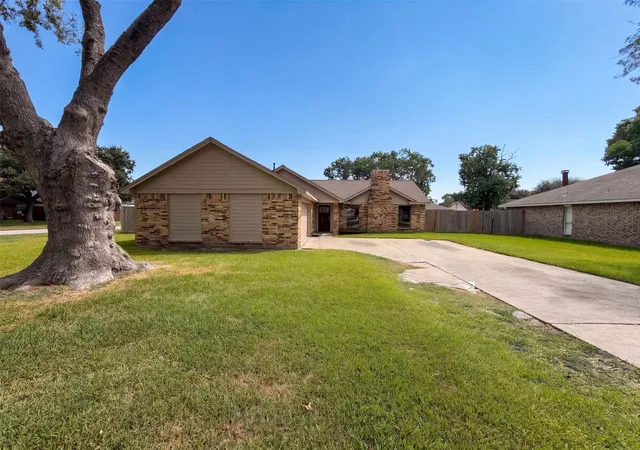 Photo 1 of Single family home for sale at 10942 Collingswood Dr, La Porte, TX 77571 | MLS# 23490162 | Listing updated on 2026-10-09
