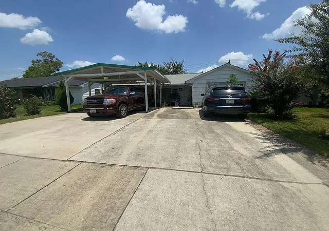 Photo 1 of Single family home for sale at 1838 Huge Oaks St, Houston, TX 77055 | MLS# 57037500 | Listing updated on 2026-09-02
