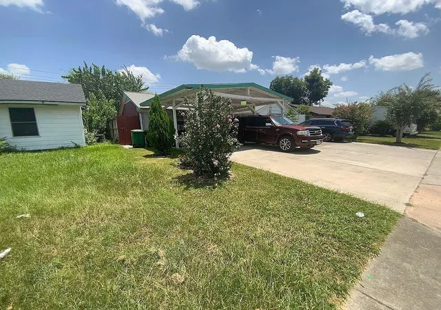 Photo 2 of Single family home for sale at 1838 Huge Oaks St, Houston, TX 77055 | MLS# 57037500 | Listing updated on 2026-09-02