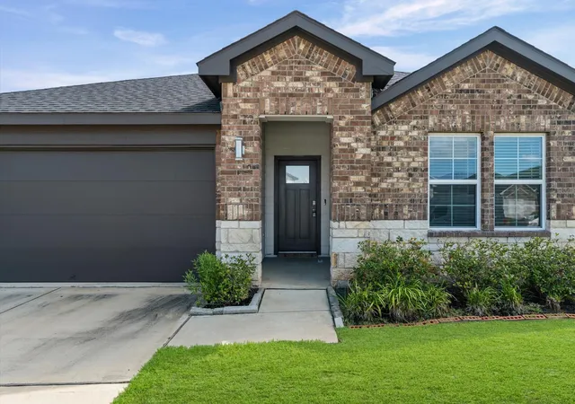 Photo 4 of Single family home for sale at 29810 Ousel Fls Ln, Katy, TX 77494 | MLS# 90511172 | Listing updated on 2026-09-11