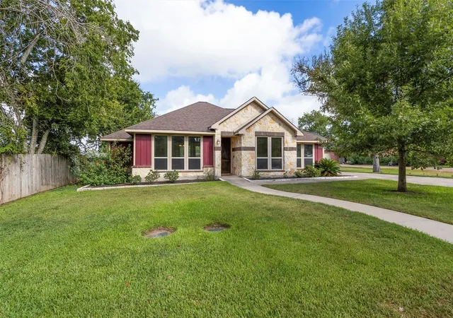 Photo 2 of Sale Pending at 1519 Felder St, Navasota, TX 77868 | MLS# 29130120 | Listing updated on 2026-10-06