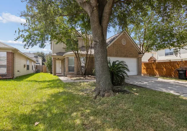 Photo 3 of Single family home for sale at 1919 Tomlinson Trl Dr, Houston, TX 77067 | MLS# 80347104 | Listing updated on 2026-10-08