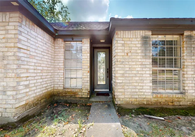Photo 3 of Single family home for sale at 9907 Greencreek Dr, Houston, TX 77070 | MLS# 60252503 | Listing updated on 2026-08-31