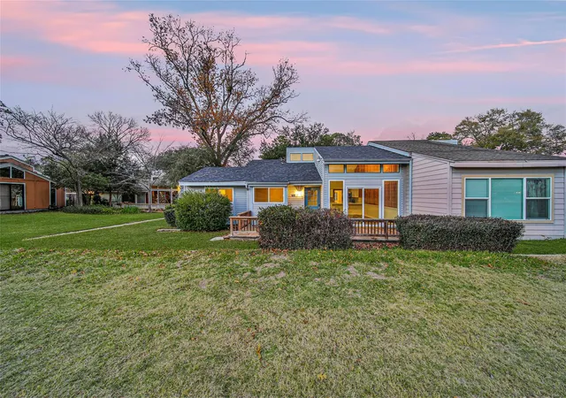 Photo 2 of Townhouse for sale at 60 April Village, Montgomery, TX 77356 | MLS# 82181535 | Listing updated on 2026-09-14