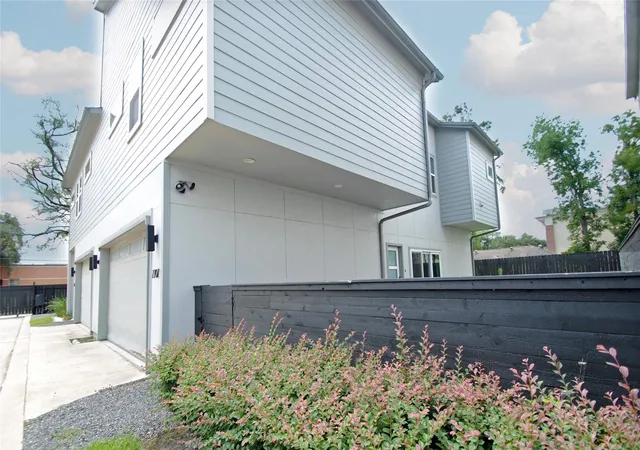 Photo 1 of Townhouse for sale at 7707 Jacquelyn Oaks Rd, Houston, TX 77055 | MLS# 16973778 | Listing updated on 2026-09-04