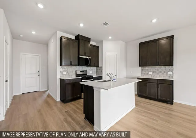 Photo 2 of Single family home for sale at 27659 Acorn Hvn Ln, Magnolia, TX 77355 | MLS# 36819375 | Listing updated on 2026-09-21