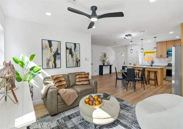 Photo 3 of Single family home for sale at 1408 Pearson St, Houston, TX 77023 | MLS# 17351792 | Listing updated on 2026-09-22