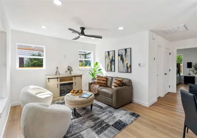 Photo 4 of Single family home for sale at 1408 Pearson St, Houston, TX 77023 | MLS# 17351792 | Listing updated on 2026-09-22