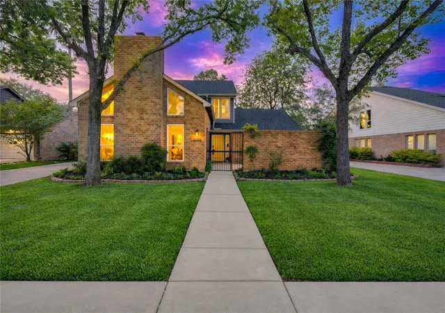 Photo 1 of Single family home for sale at 2258 Woodland Springs St, Houston, TX 77077 | MLS# 69634970 | Listing updated on 2026-10-08