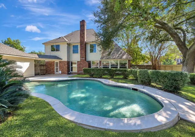 Photo 1 of Single family home for sale at 15403 Willow Shrs Dr, Houston, TX 77062 | MLS# 46729777 | Listing updated on 2026-10-08