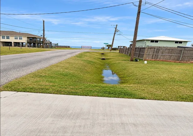 Photo 1 of Land for sale at 117 14th Street, Dickinson, TX 77539 | MLS# 54478717 | Listing updated on 2026-09-08