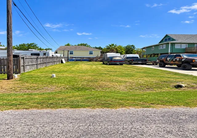 Photo 3 of Land for sale at 117 14th Street, Dickinson, TX 77539 | MLS# 54478717 | Listing updated on 2026-09-08