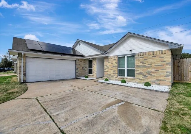 Photo 1 of Single family home for sale at 16806 Carbridge Dr, Houston, TX 77084 | MLS# 82010536 | Listing updated on 2026-09-19
